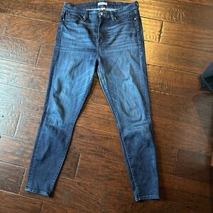 Good American - good waist skinny leg jean